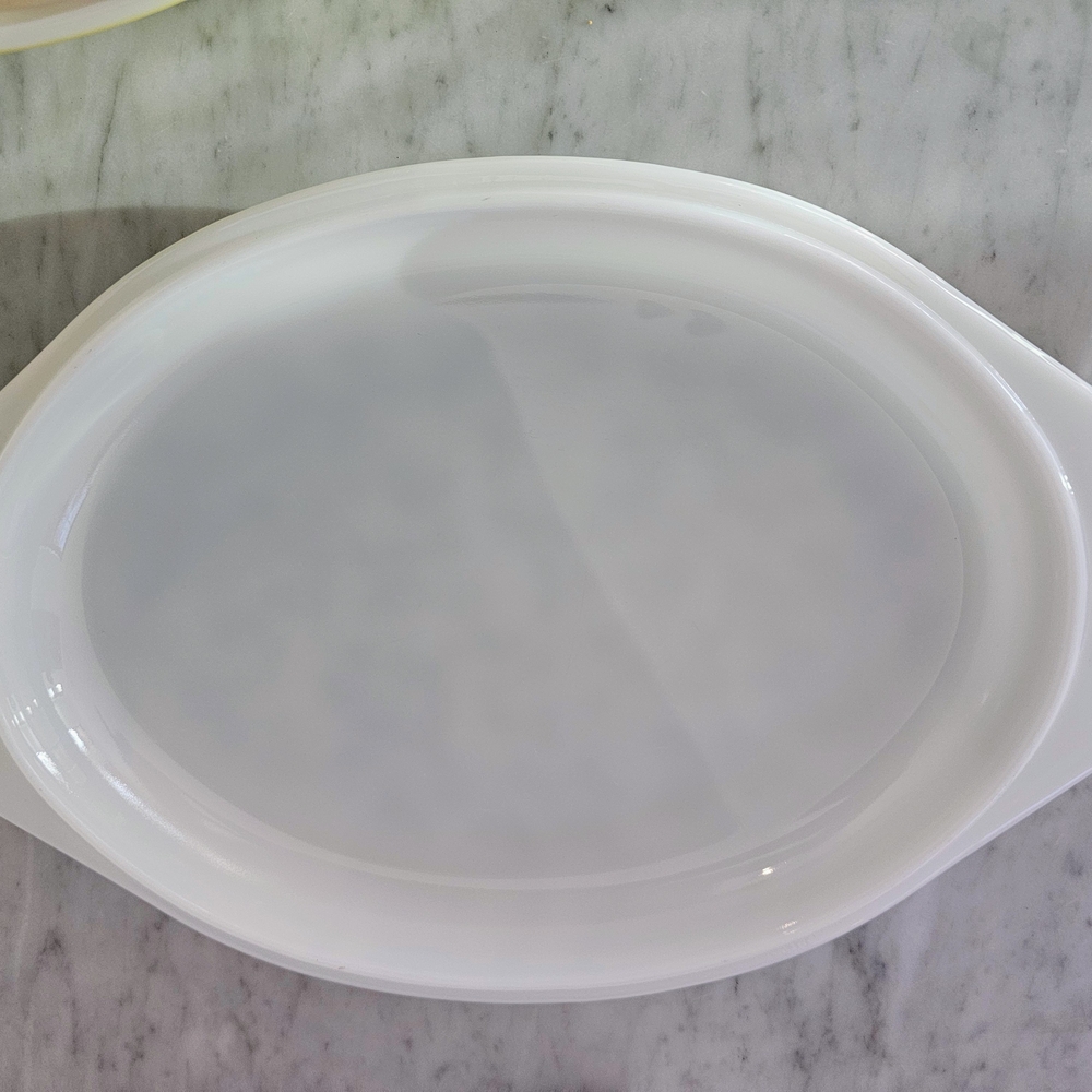 Pyrex White Yellow Olive Green Casserole Dish with Floral Design - Picture 5 of 9